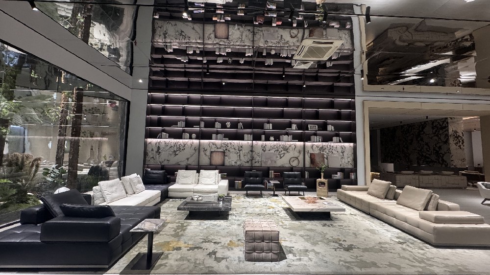 Italian light luxury style